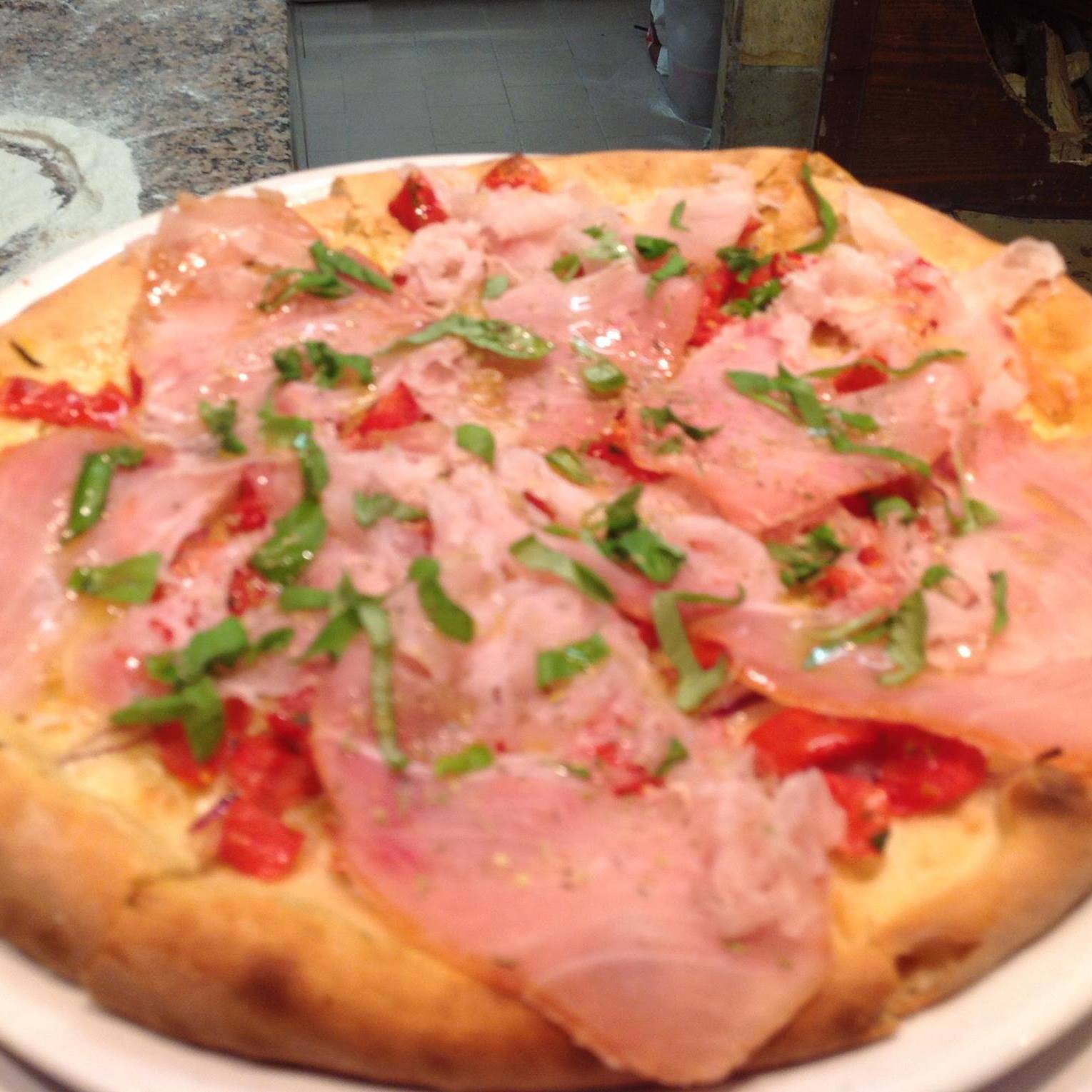 Pizza con prosciutto
