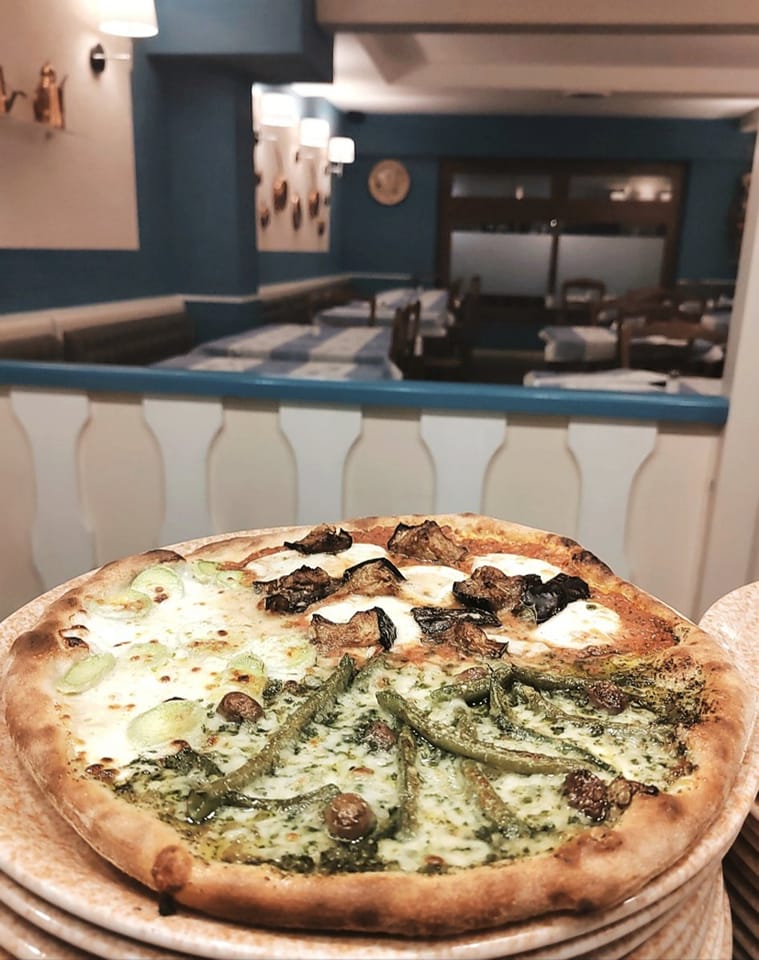 Pizza al pesto e melanzane